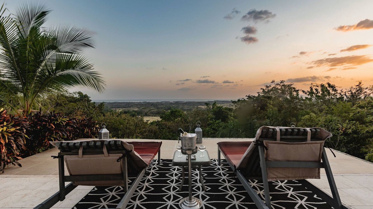 Ojo de Agua House | La Hacienda Eye of Water Rural Luxury Home /13 Acres of privacy