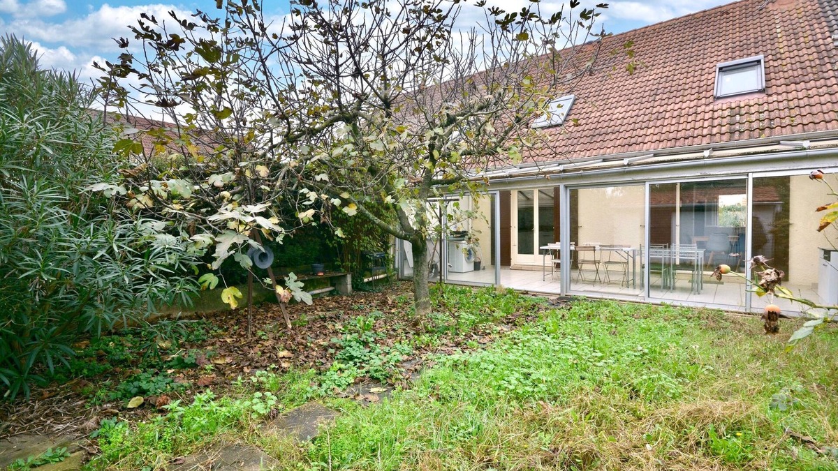 Decines-Charpieu House | La Halte Décinoise - Maison de 103m2 avec jardin