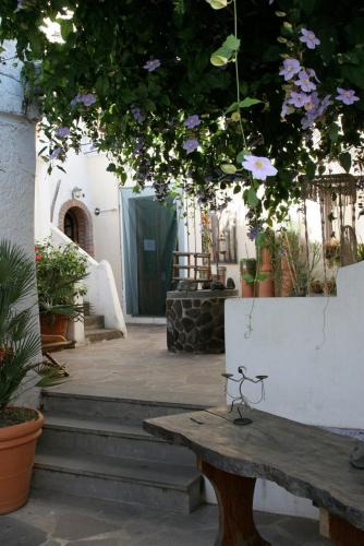 Stromboli Bed & Breakfast | La Lampara