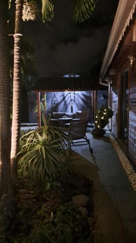 Bois de Nefles House | LA LIANE DE JADE 974-Lodge Le Palissandre - jacuzzi privatif - piscine chauffée