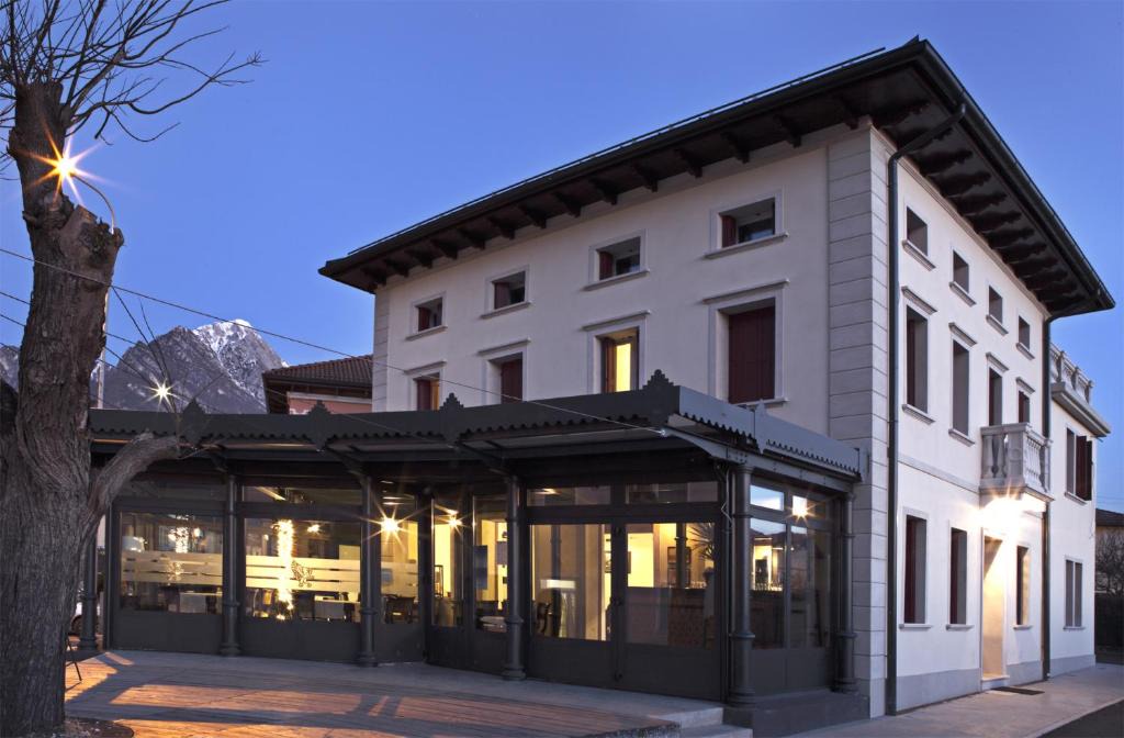 Ponte nelle Alpi Hotel | La Locanda alla Stazione