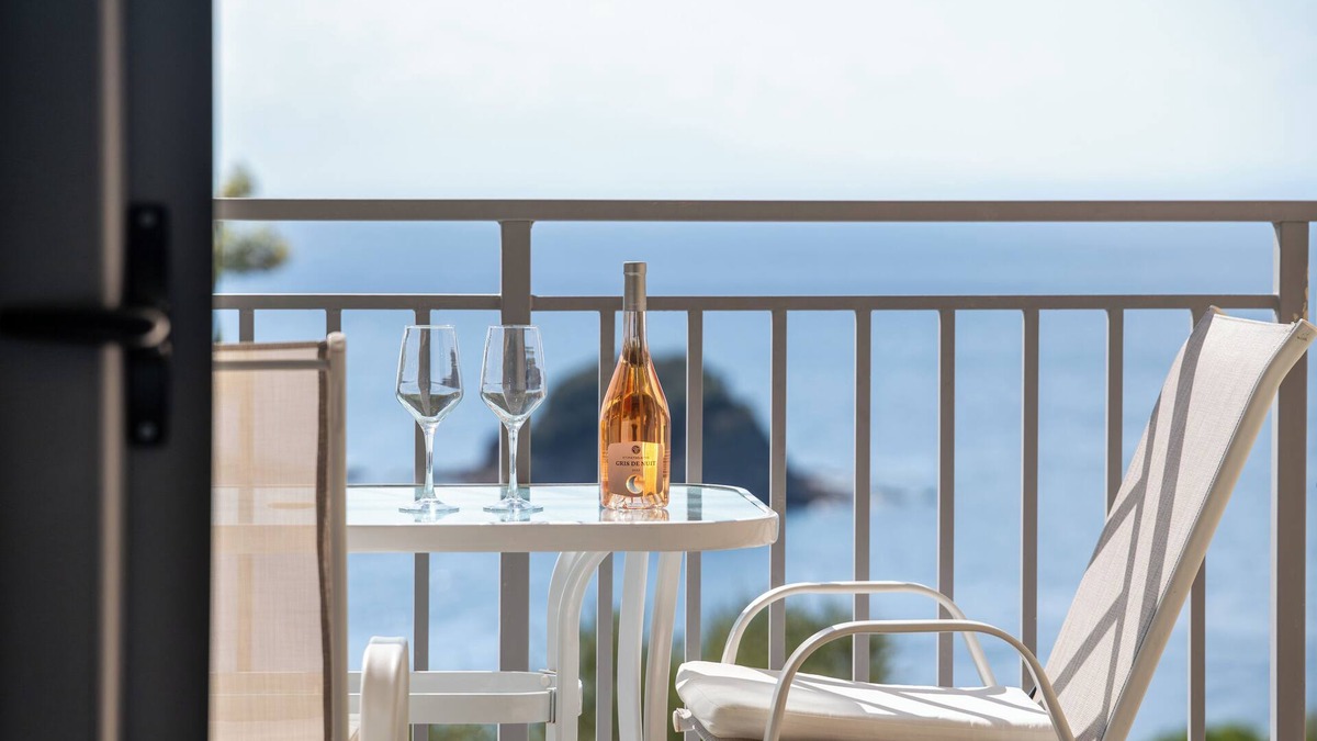 Troulos Hotel | La Luna Hotel