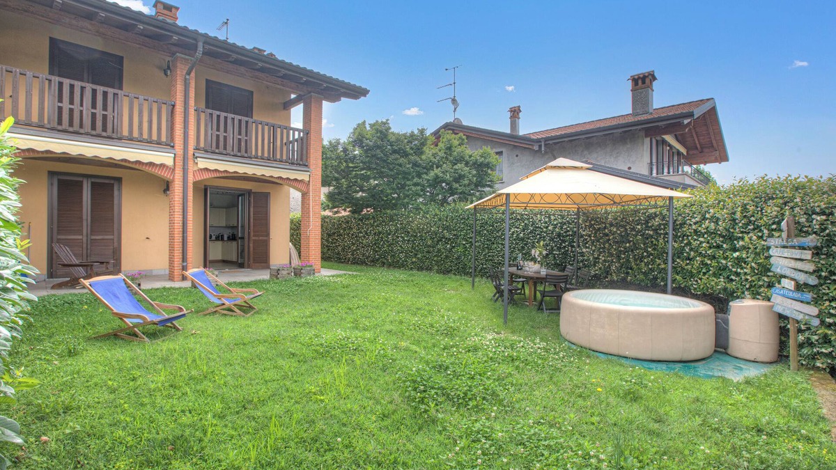 Ispra House | La Luna nel Lago Lake View Garden, Ispra, Italy