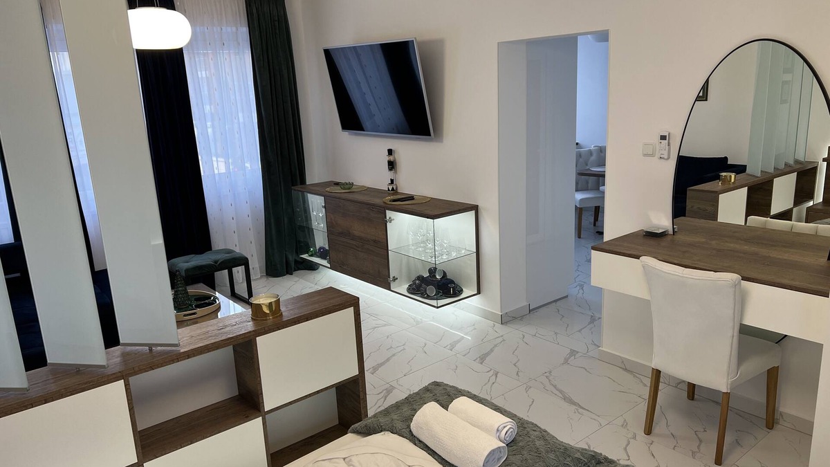 Nasice Apartment | La Luna ⭐ Premium Deluxe Apartment with free Jacuzzi and Bikes