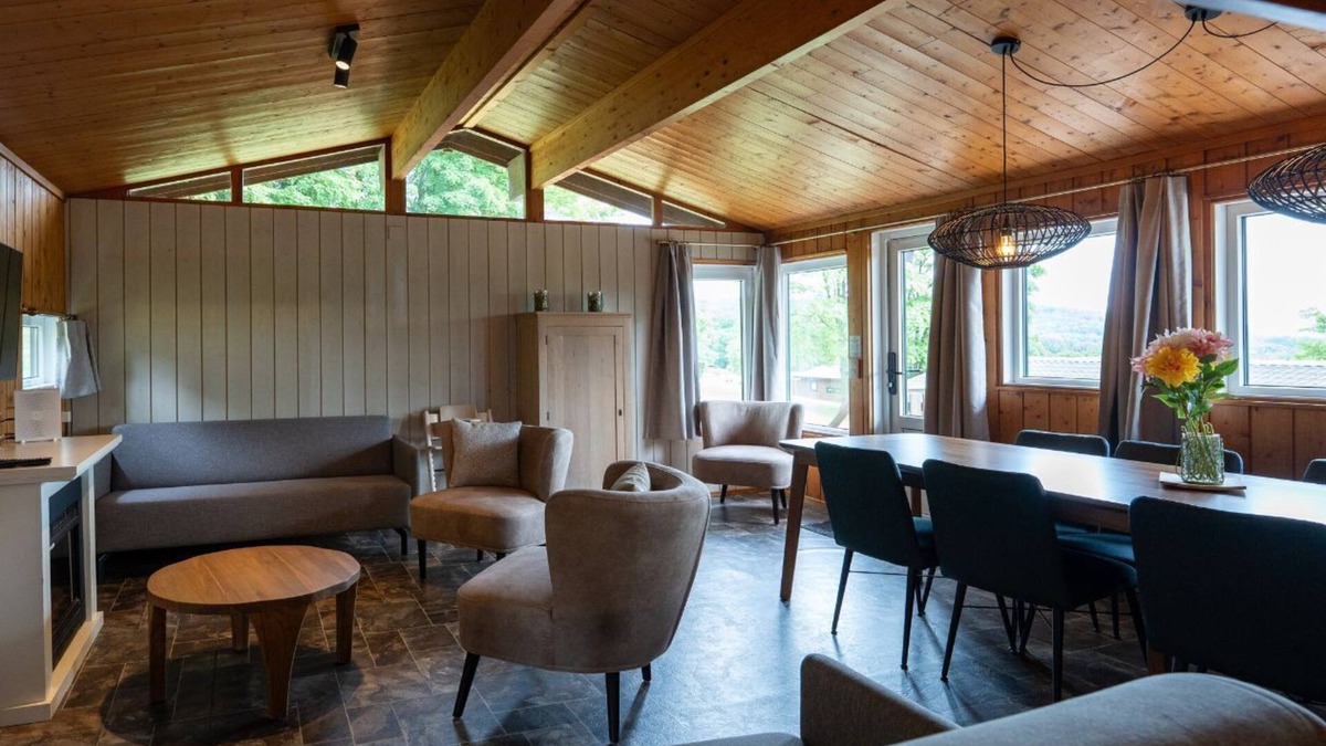 Hastiere Ski Chalet | La Lune Comfort 6p - Three Bedroom Chalet, Sleeps 6