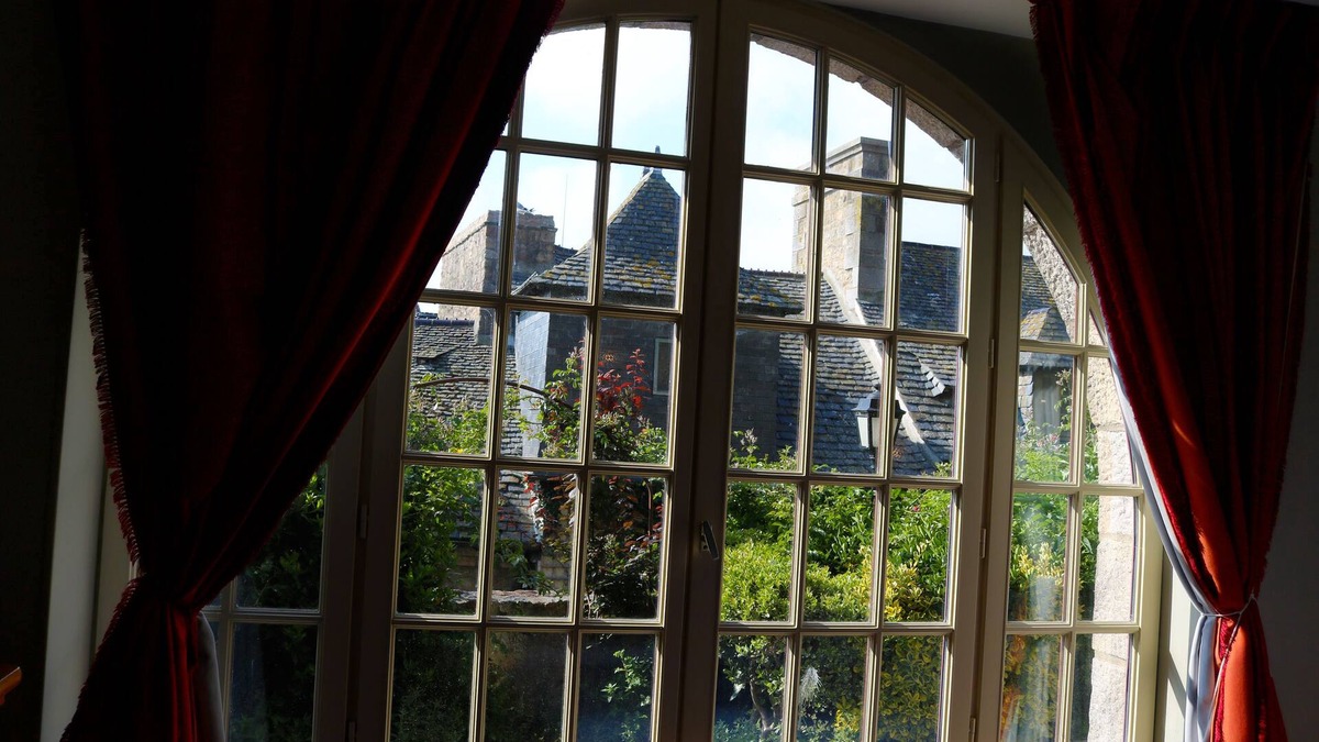 Le Mont-Saint-Michel Hotel | La Mère Poulard