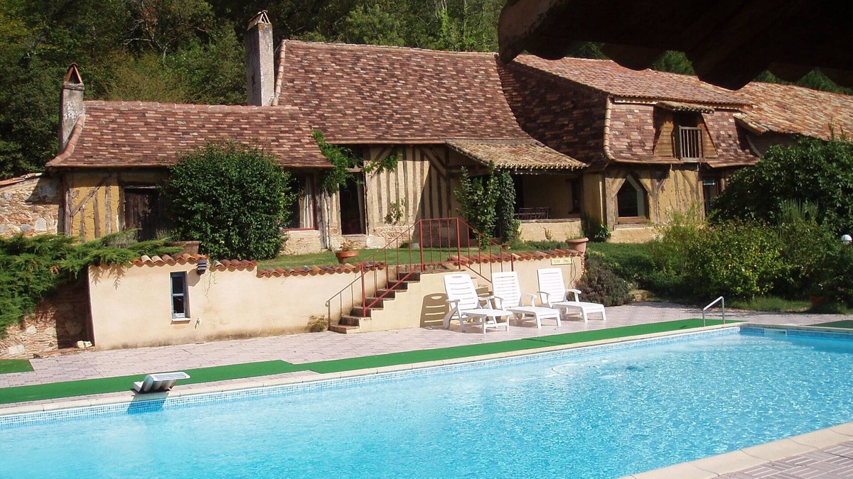 Saint-Laurent-des-Hommes House | La métairie en Périgord Swimming pool+Tennis+Fishing pond