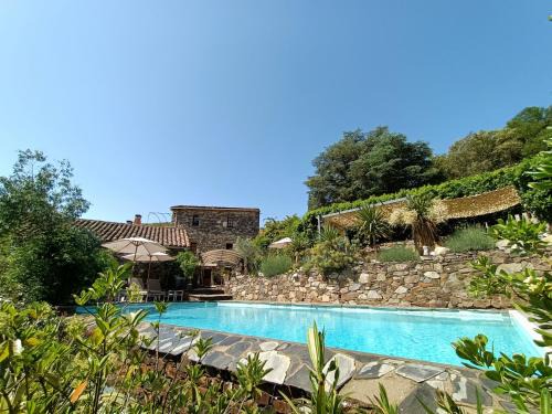 Saint-Andre-de-Majencoules Bed & Breakfast | La Magnanerie de Camias