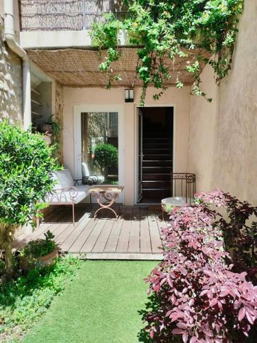 Ancone Apartment | La magnanerie colorée. (5 personnes, 3 chambres)