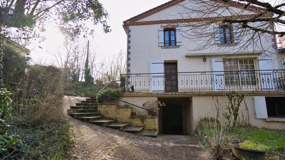 Saint-Hilaire-le-Vouhis House | La Maison du Meunier 3* Bed and Breakfast