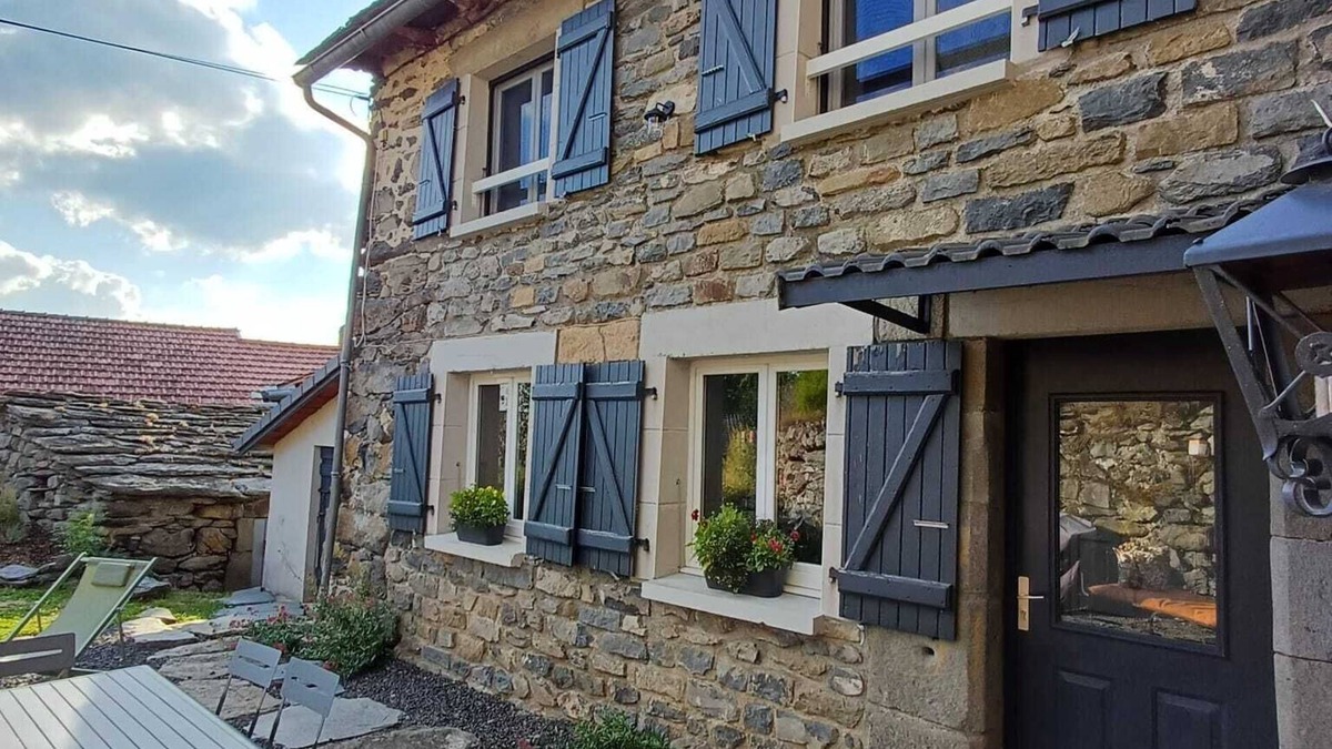 Saint-Julien-Chapteuil Cottage | La Maison Tranquille in Rocherols