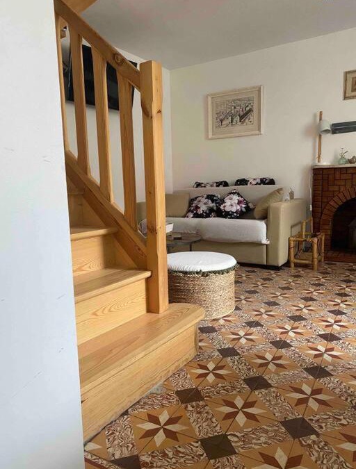 Roquefort-sur-Soulzon House | La Maison dans les remparts