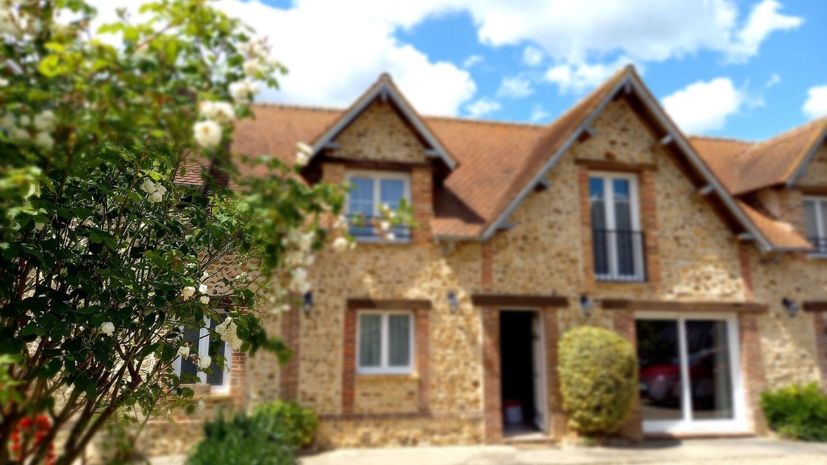 Le Vieil-Evreux House | La Maison Apollon