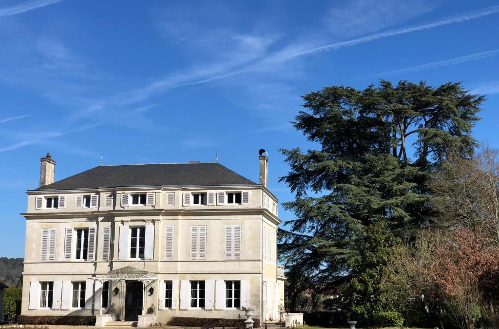 Marsac-sur-l'Isle Bed & Breakfast | La maison au cèdre