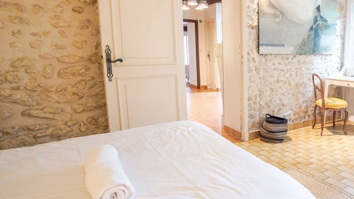 Mosnes House | La Maison aux Mille Fleurs