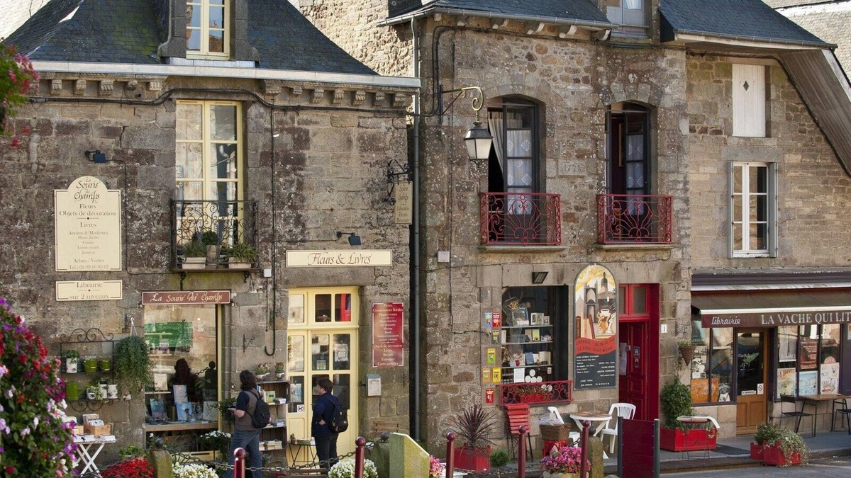 Hede House | La Maison aux Portes des Ecluses