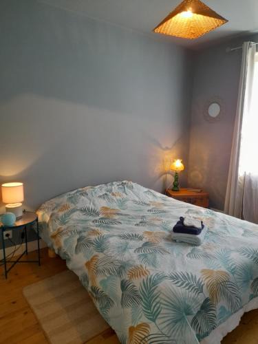Le Vigean House | La maison aux volets bleus