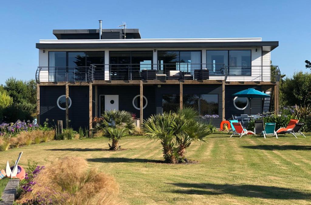 Guisseny Villa | La Maison Bateau au Bord de Mer