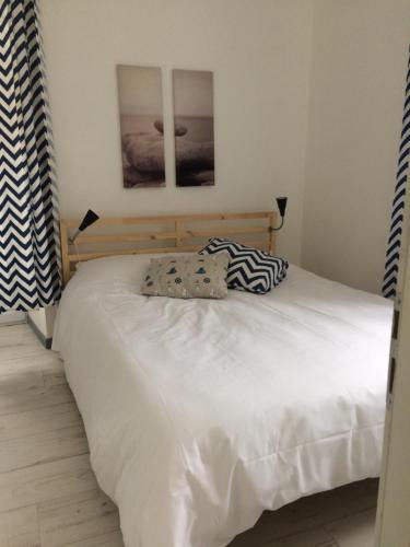 Plestin-les-Greves Apartment | La Maison Bellevue