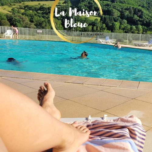 Saint-Geniez-d'Olt Apartment | La Maison Bleue, village vacances, piscine, parking