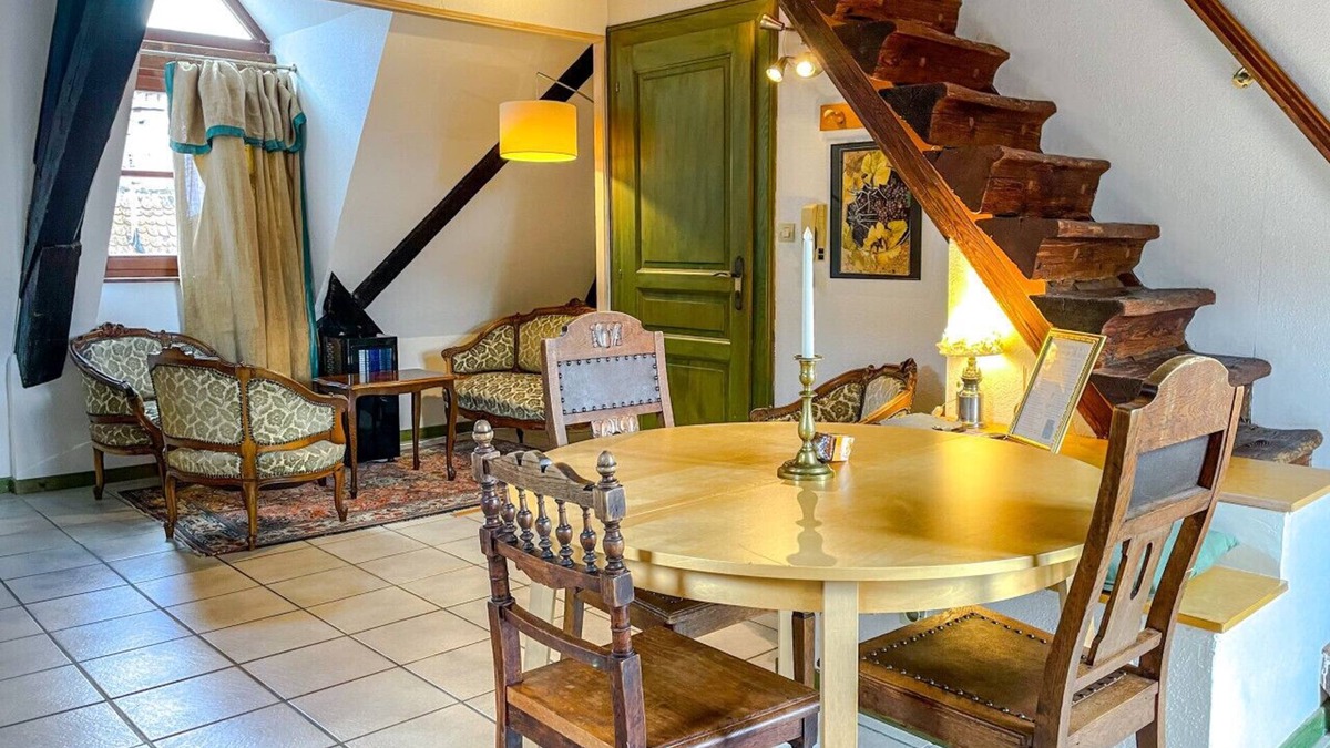 Riquewihr Apartment | La Maison Bleue - Historic house in the heart of Riquewihr. 5 guest apartment