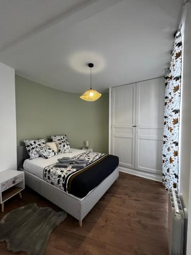 Pont-du-Chateau Apartment | La maison castelpontine T3