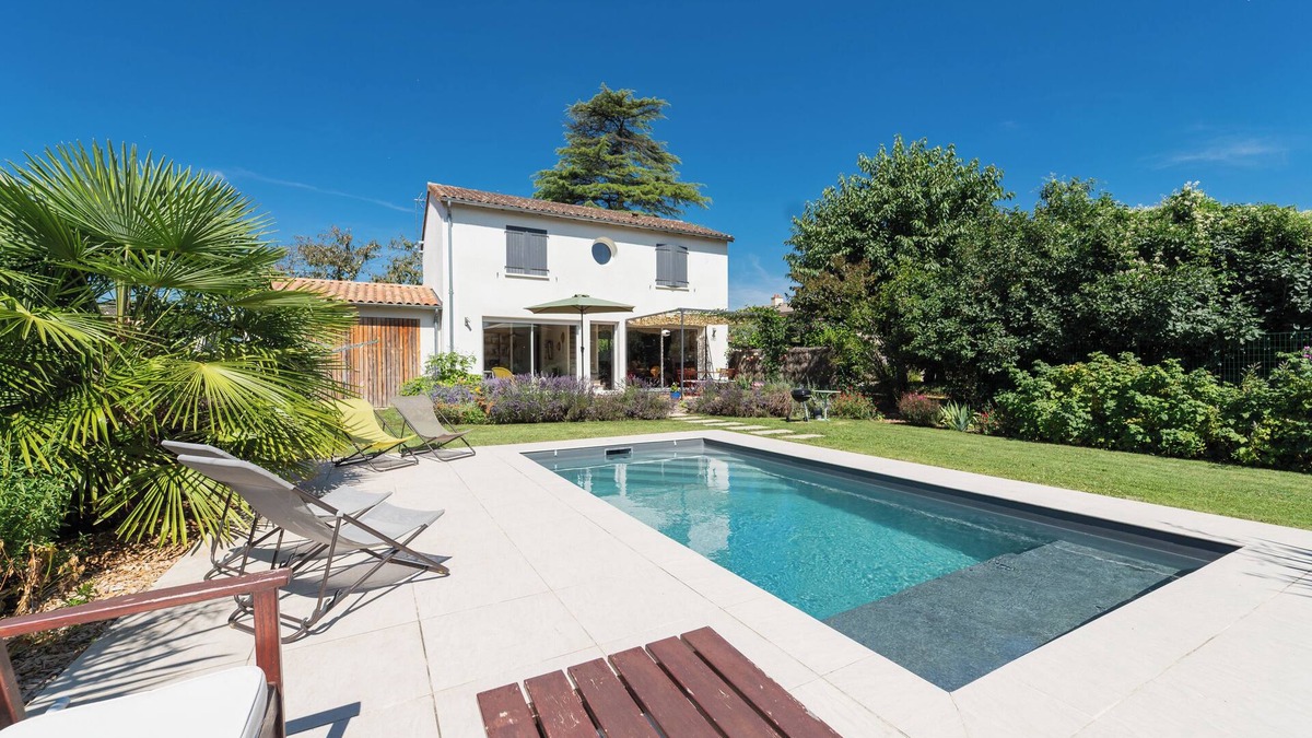 Saint-Benoit House | La Maison Château d'Eau with swimming pool