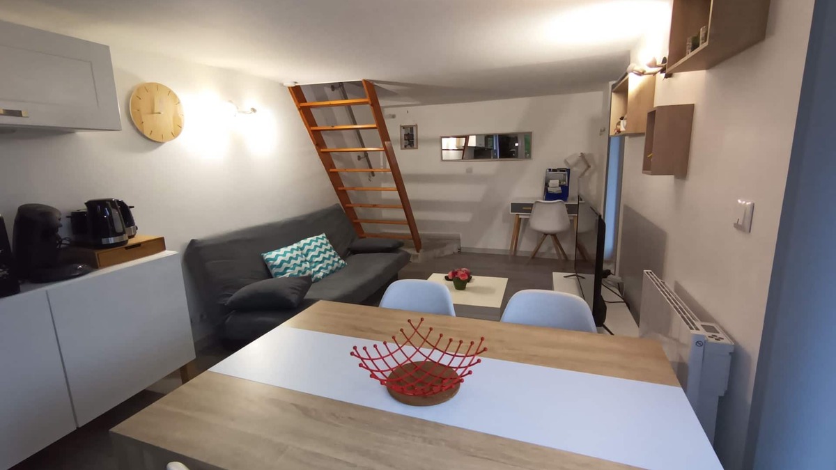 Le Vieil-Evreux House | La Maison Cupidon, ideal for 1 or 2 people - fully equipped studio apartment