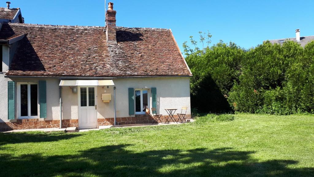 Saint-Amand-en-Puisaye Apartment | la maison du potier proche de Guedelon