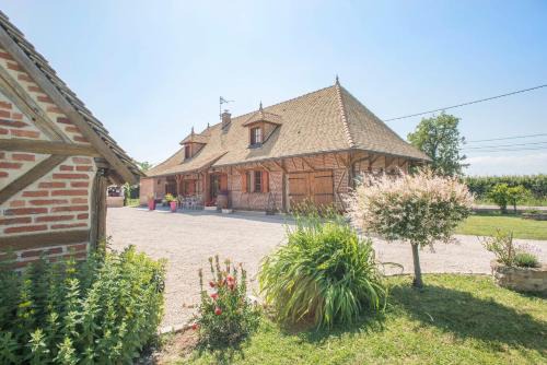 Saint-Martin-en-Bresse Villa | La Maison du Bonheur