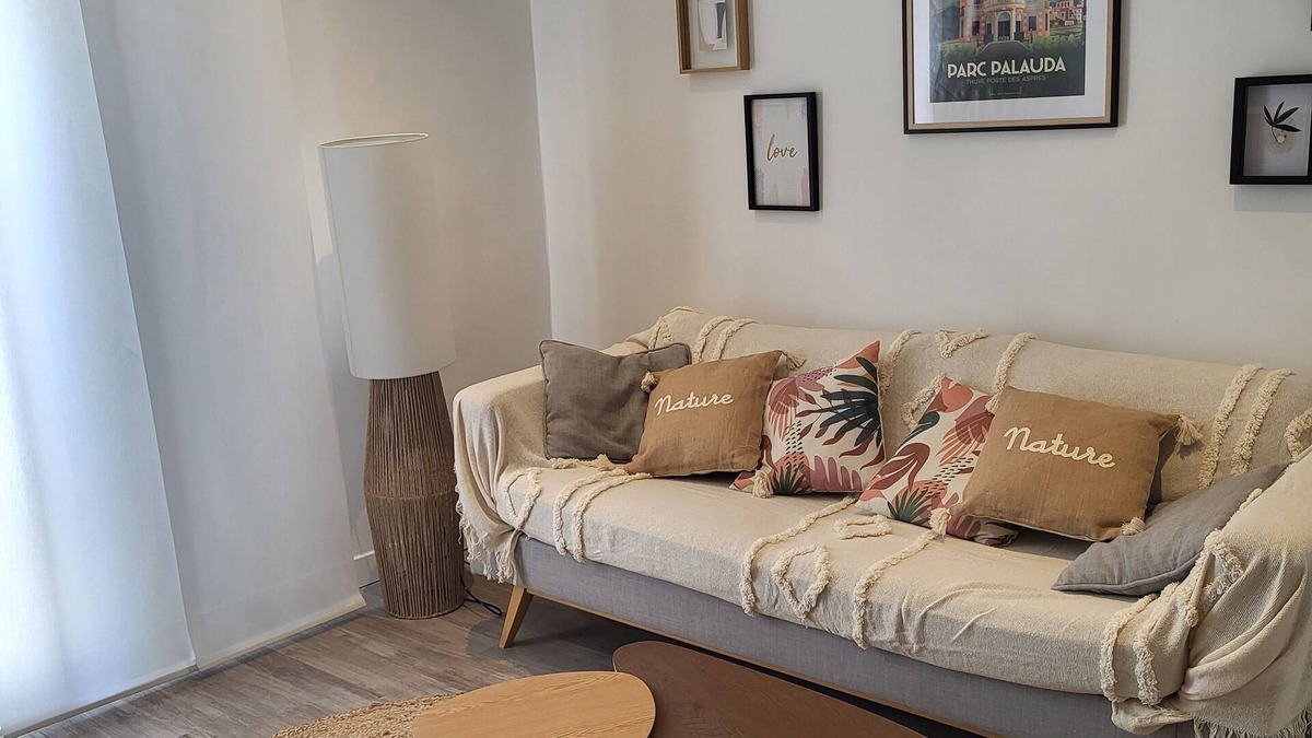 Thuir House | La Maison De Camille