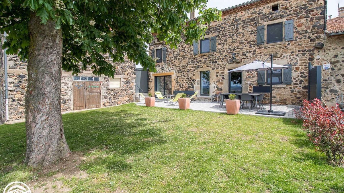 Usson House | La Maison de Chapelle