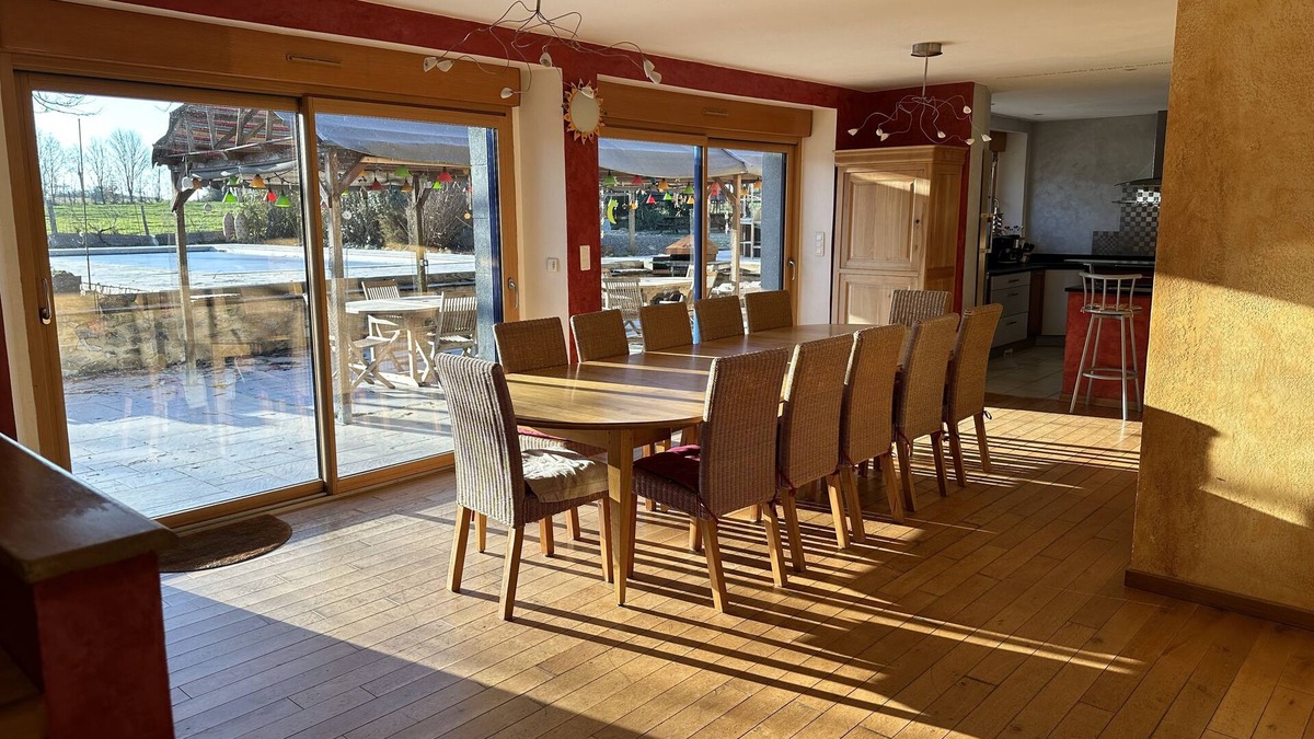 Parne-sur-Roc Villa | La Maison de Courcelle- Parné-sur-roc Charmante & Spacieuse Maison Avec Piscine