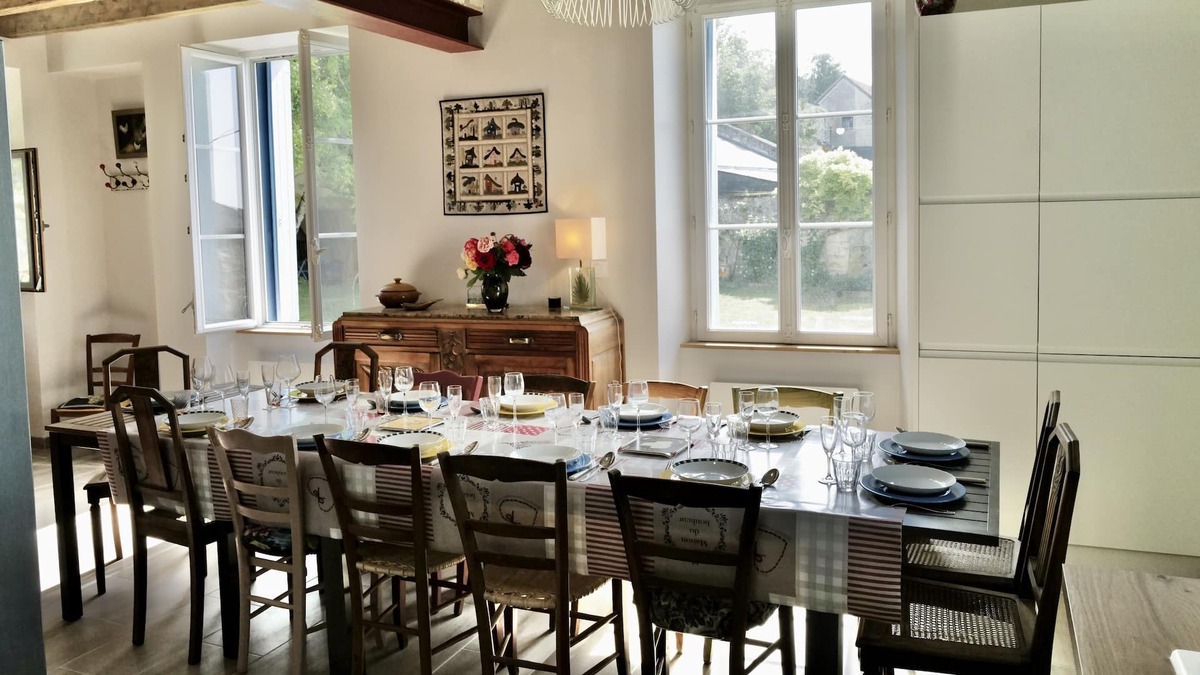 La Roche-Clermault House | LA Maison DES Lilas