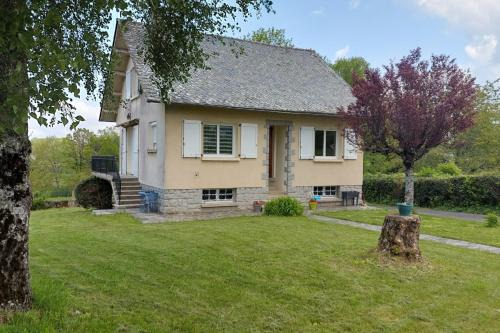 Lafeuillade-en-Vezie Villa | La Maison des 3 Bouleaux