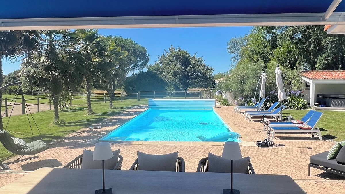 Sallertaine House | La maison de Gaia-spa-swimming pool-quiet between sea and marshes, charm-comfort