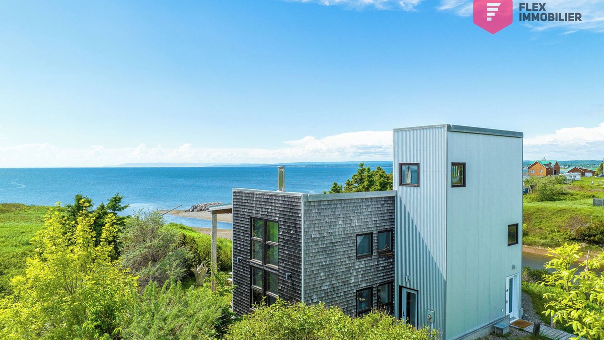 Bonaventure Ski Chalet | La Maison de l'Échouerie on Chaleur Bay Seaside 🏖️