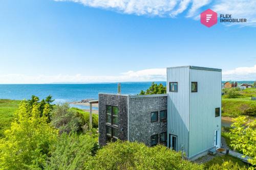 Bonaventure Villa | La Maison de l'Échouerie on Chaleur Bay Seaside