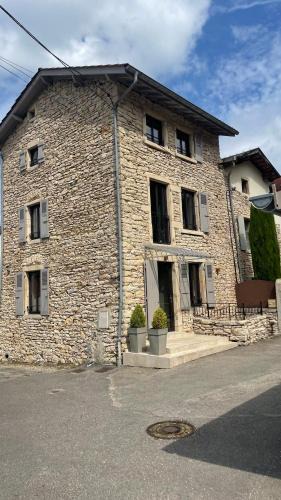 L'Isle-d'Abeau House | La maison de Mounette