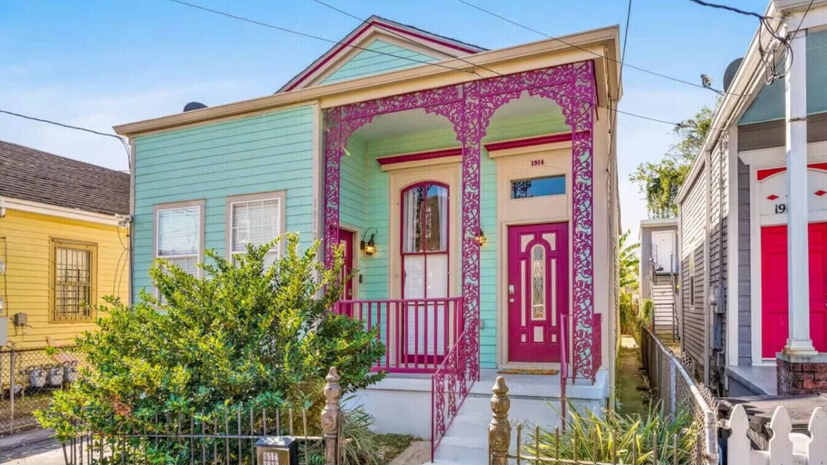 Faubourg Delassize House | La Maison Delachaise ~ Walk to St.Charles