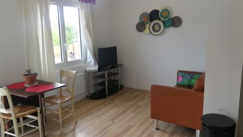 Lussan Apartment | La maison des amis