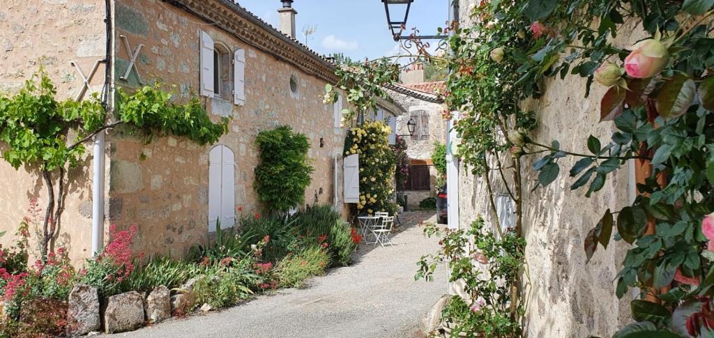 Fources House | La Maison des Cornières