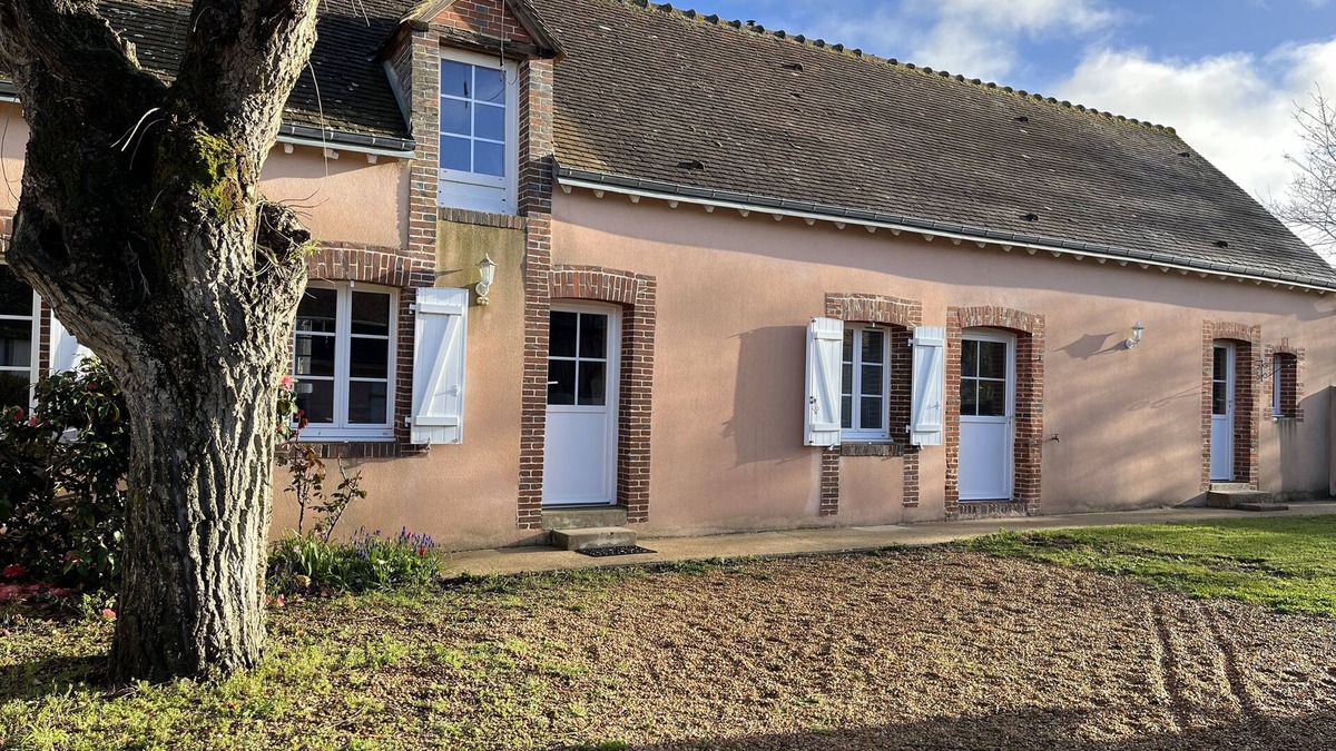 Fontaine-la-Guyon House | La Maison des Saveurs et son Jardin