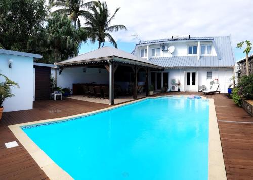 Petite-ÃŽle Bed & Breakfast | La Maison des Hôtes