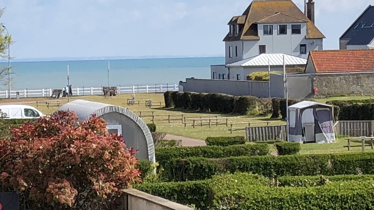 Lion-sur-Mer House | La maison des phares, 5 minutes from the beach