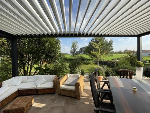Drachenbronn House | La Maison des Roses