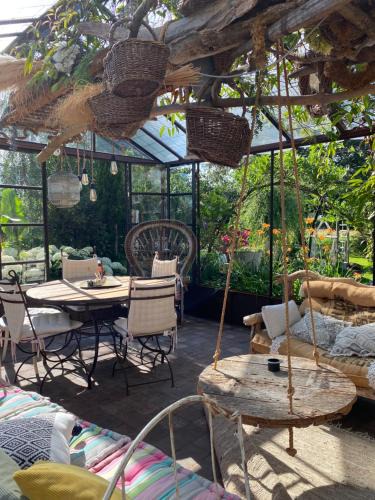 Thiel-sur-Acolin Bed & Breakfast | La Maison du Bonheur
