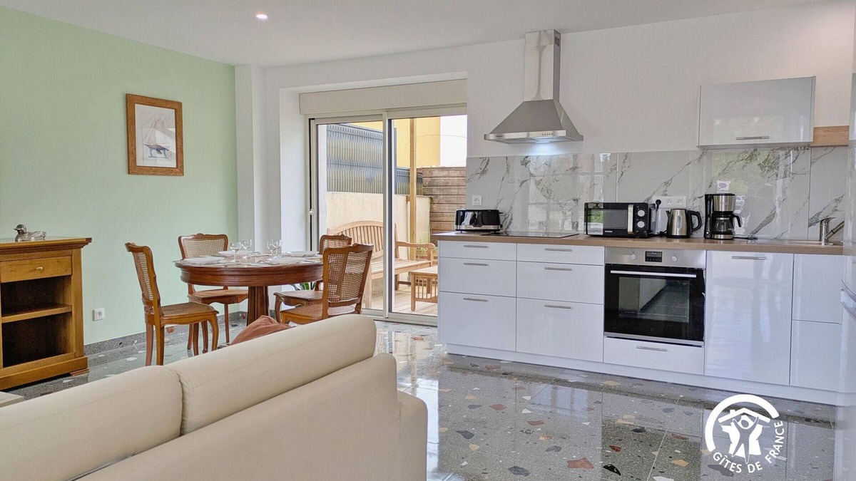 Louverne Apartment | La Maison du Bourg Cottage with Terrace and Parking, 4 People in Louverné