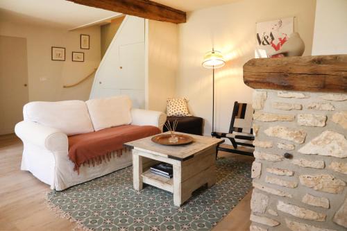Courteuil Apartment | La Maison du Clocher by La Boîte En Plus