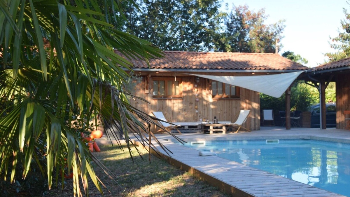 Saint-Jean-d'Illac Bed & Breakfast | La Maison du Las